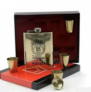 7oz Whisky Hip Flask Bottle With 4