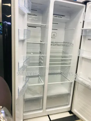 Hisense670ltrs Black Mirror Finish Side by Side Refrigerator