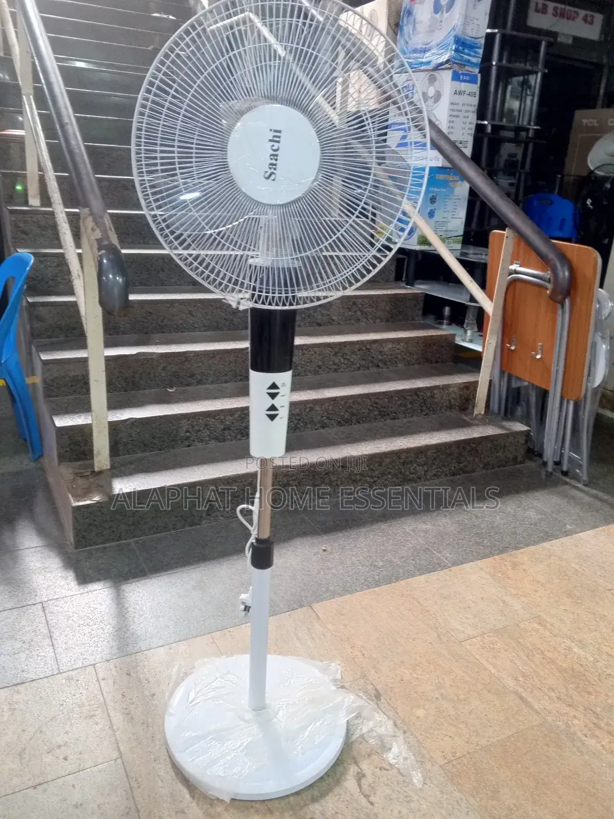 Saachi Remote Fan