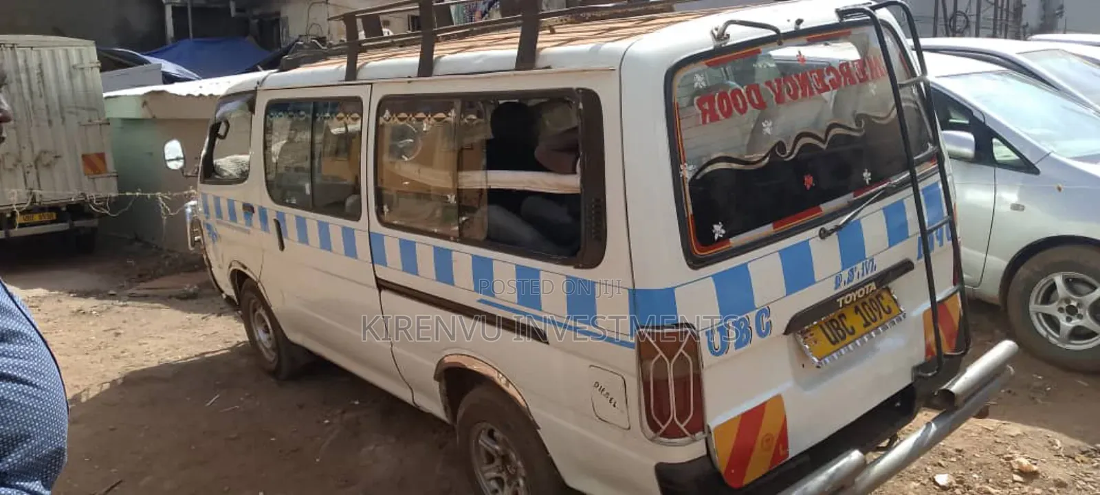 Toyota HiAce 2001 White