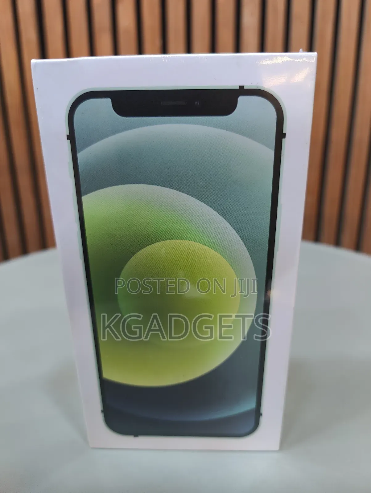 New Apple iPhone 11 64 GB Green