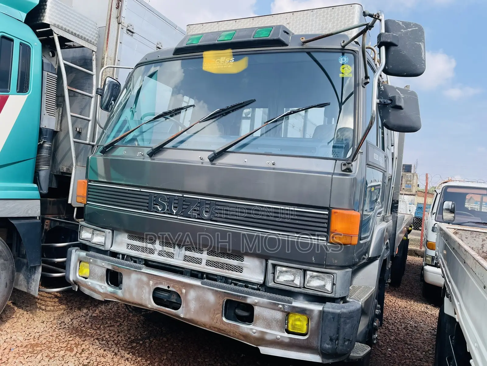 Isuzu Low Bed