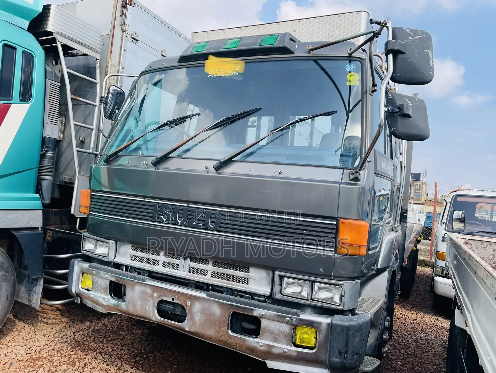 Isuzu Low Bed