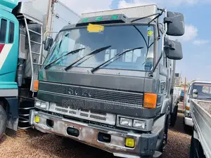 Isuzu Low Bed