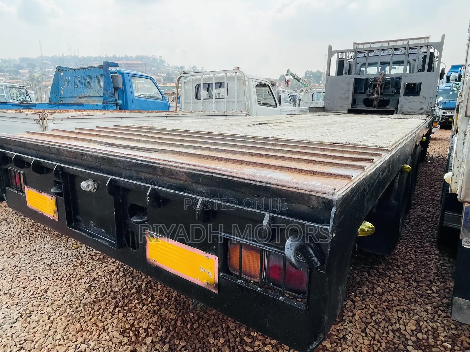 Isuzu Low Bed