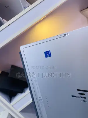 New Laptop HP Elite X2 G8 8GB Intel Core I5 SSD 256GB