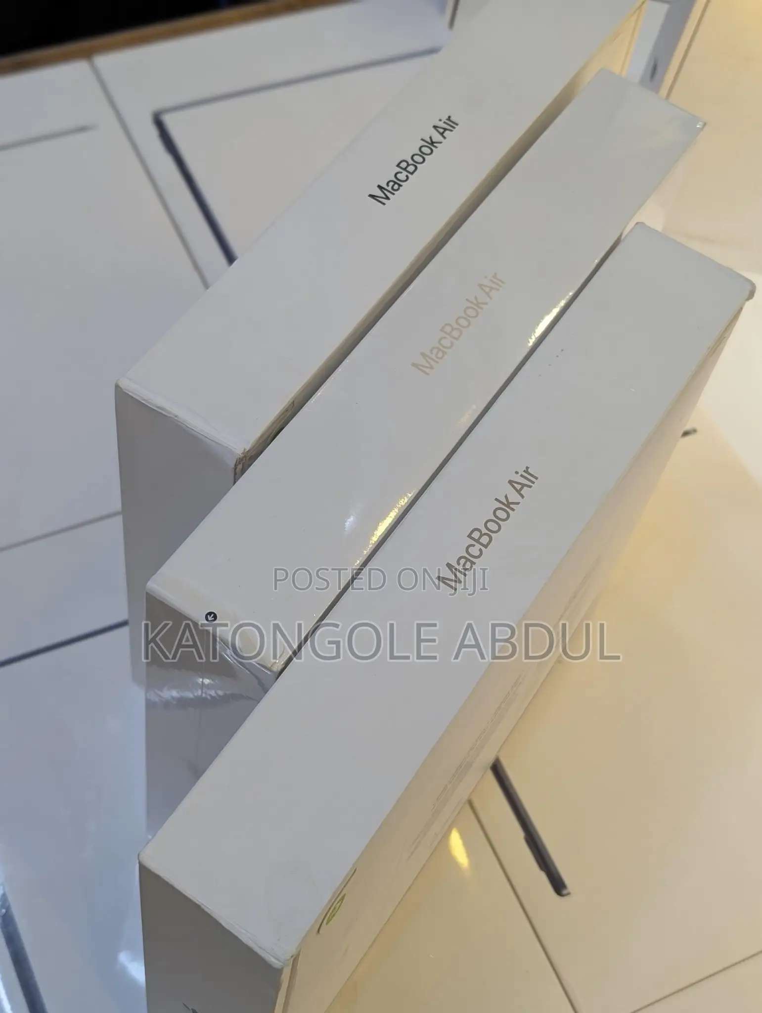New Laptop Apple MacBook Pro 2022 M2 8GB Apple M2 SSD 256GB