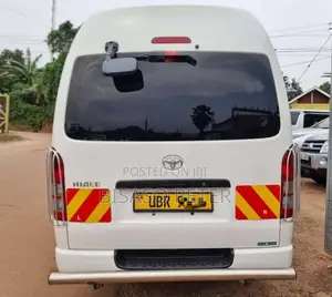 Toyota HiAce 2011 White