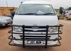 Toyota HiAce 2011 White