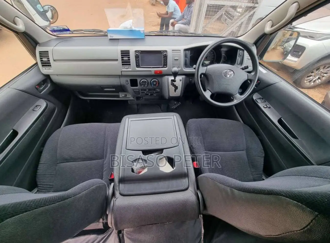 Toyota HiAce 2011 White