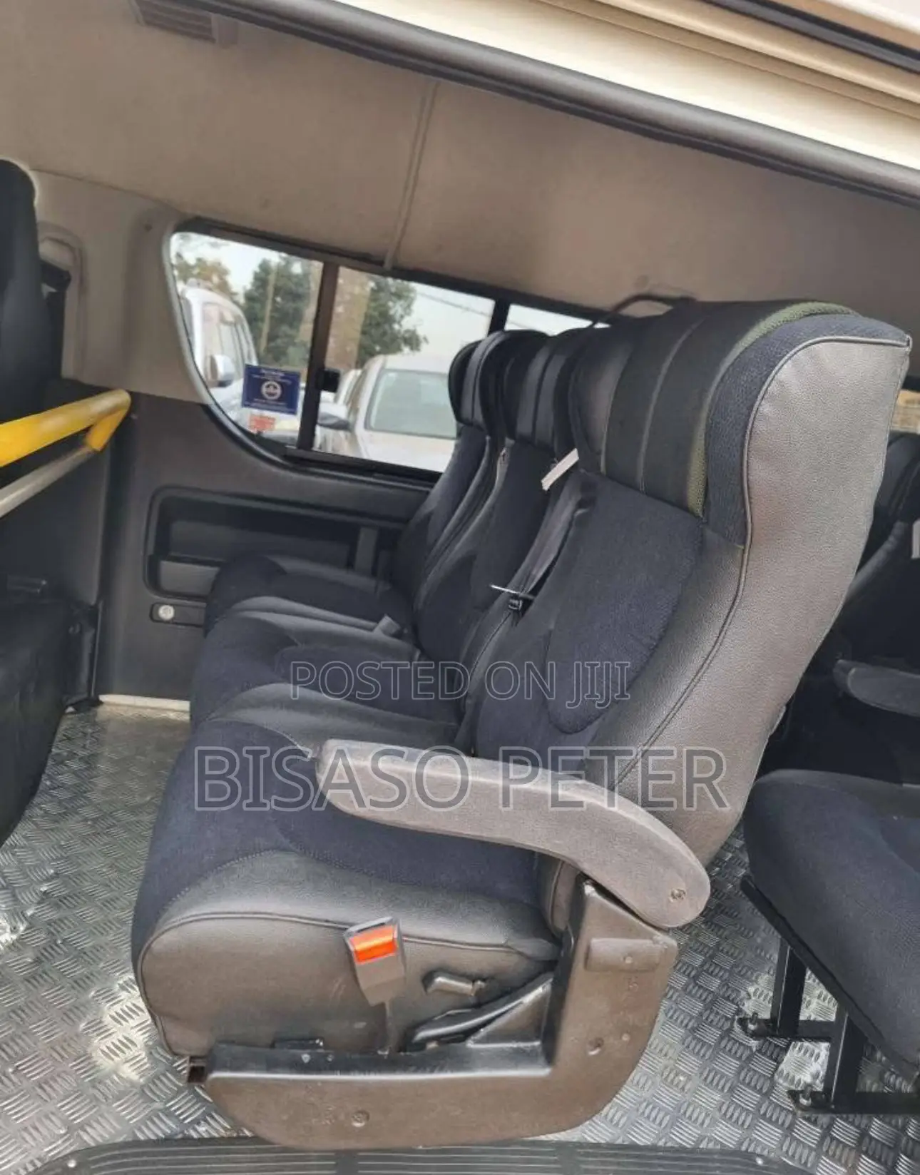 Toyota HiAce 2011 White