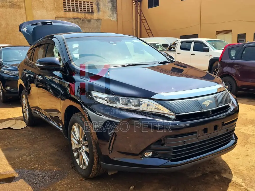 Toyota Harrier 2.0 2017 Blue