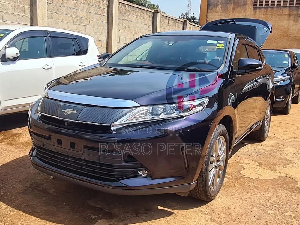 Toyota Harrier 2.0 2017 Blue