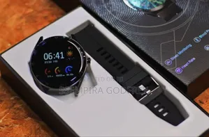 Smart Watch Black in Colour