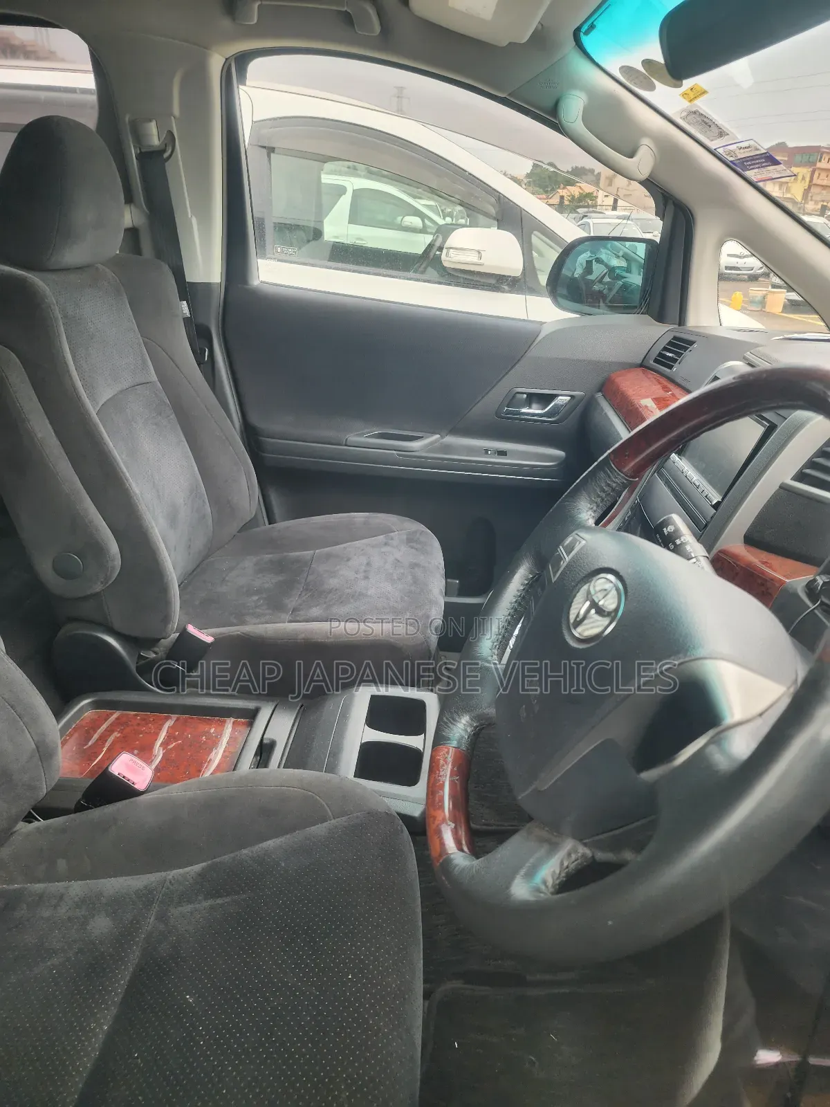 Toyota Vellfire 2011 White