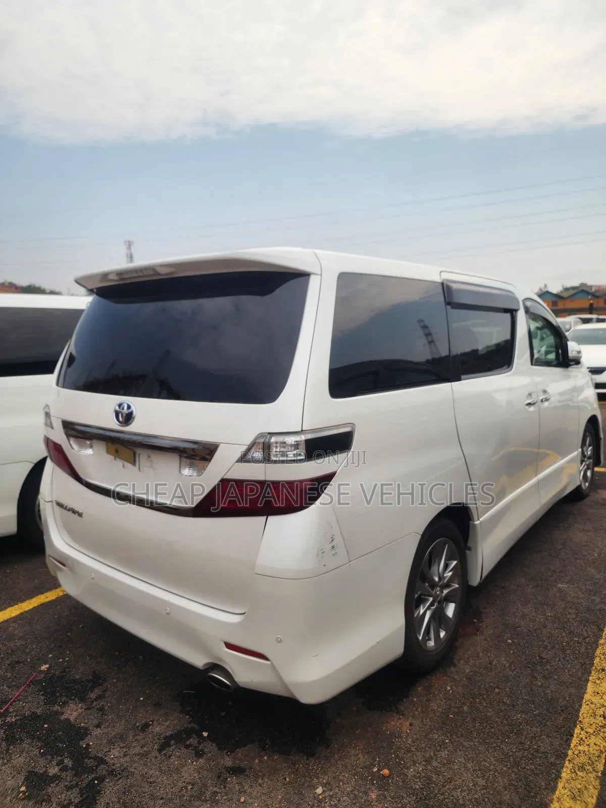 Toyota Vellfire 2011 White