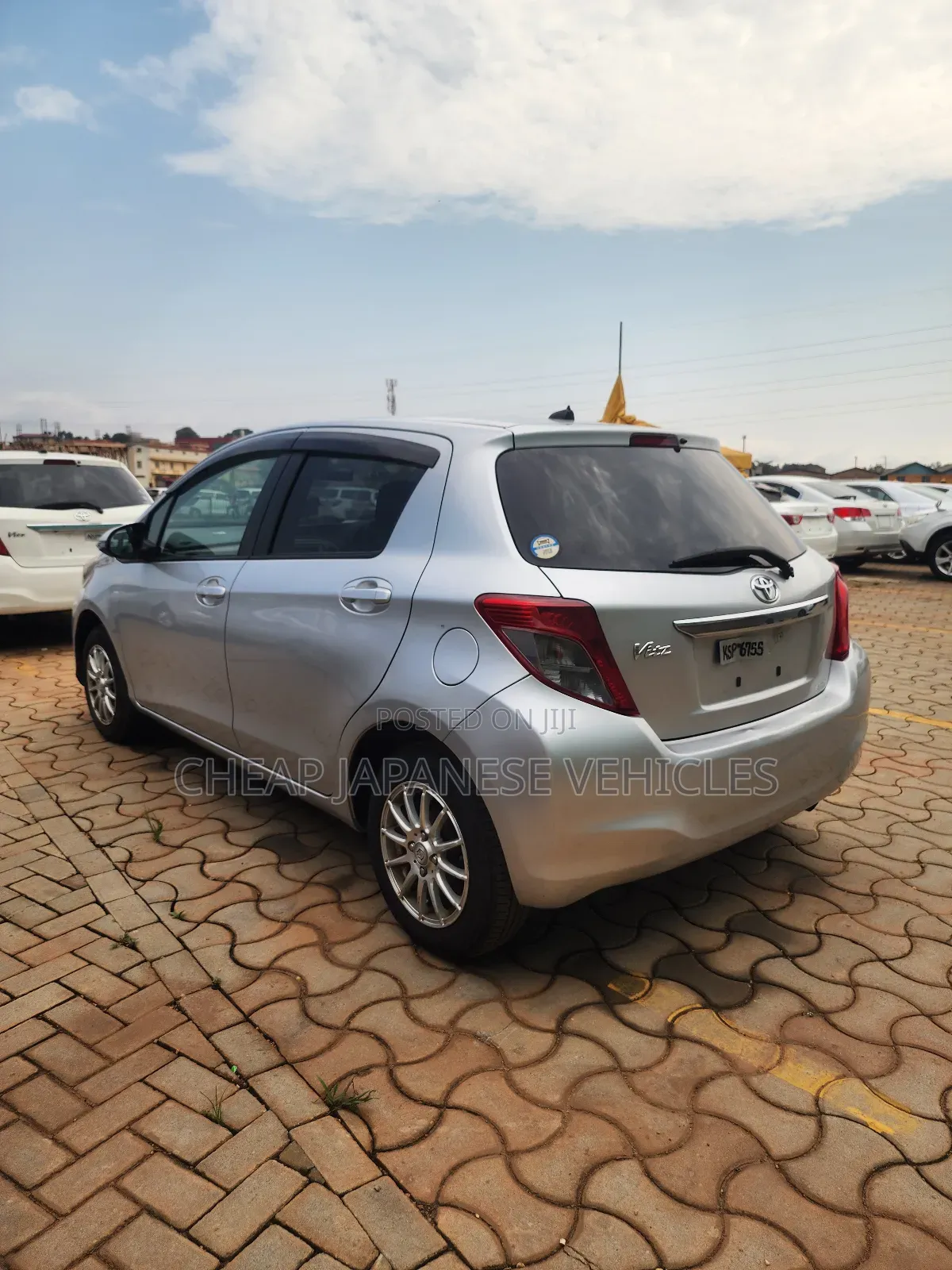Toyota Vitz 1.5 FWD 5dr 2012 Silver