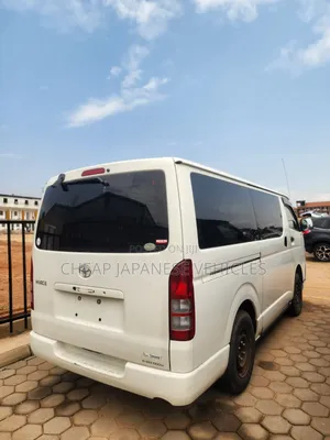 Toyota HiAce 2012 White