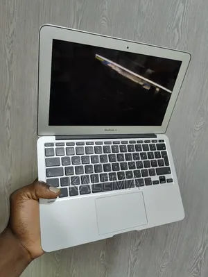 Laptop Apple MacBook Air 4GB Intel Core I5 SSD 128GB