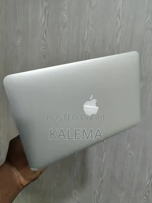Laptop Apple MacBook Air 4GB Intel Core I5 SSD 128GB