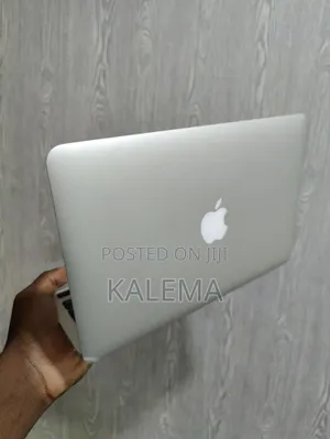 Laptop Apple MacBook Air 4GB Intel Core I5 SSD 128GB