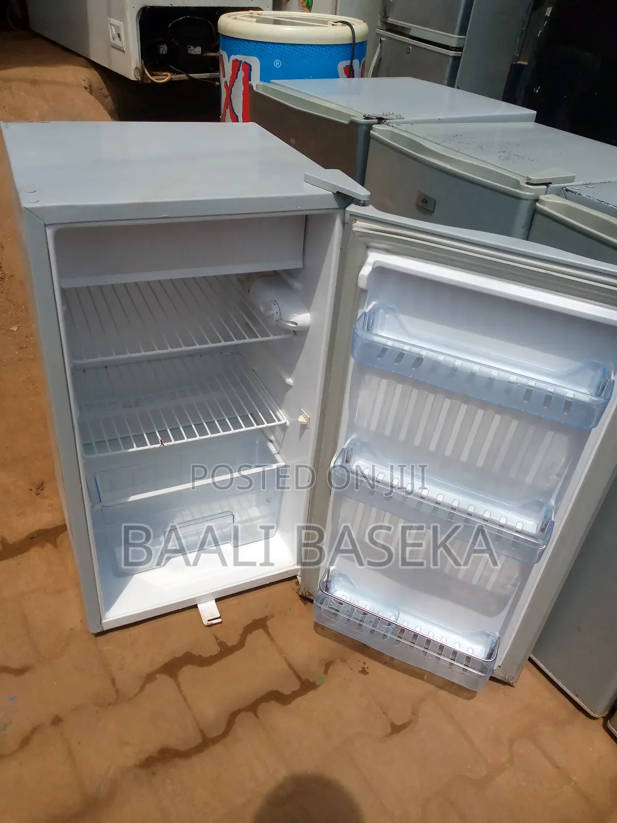 Refrigerator/Ice Maker/120l