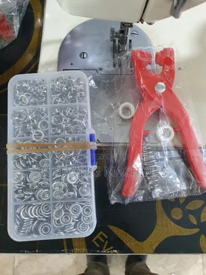 Hand Plier Button Machine