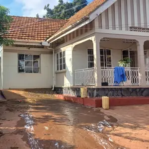 Furnished 10bdrm Bungalow in Makindye, Division A for rent