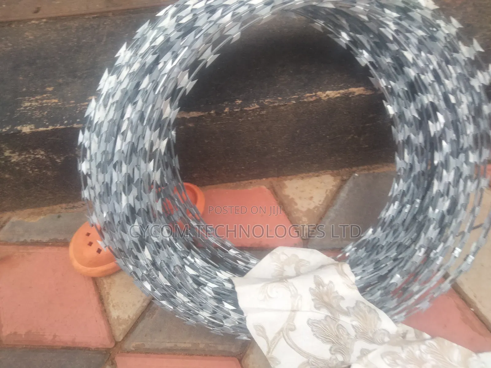 Sekanyolya Lazor Wire