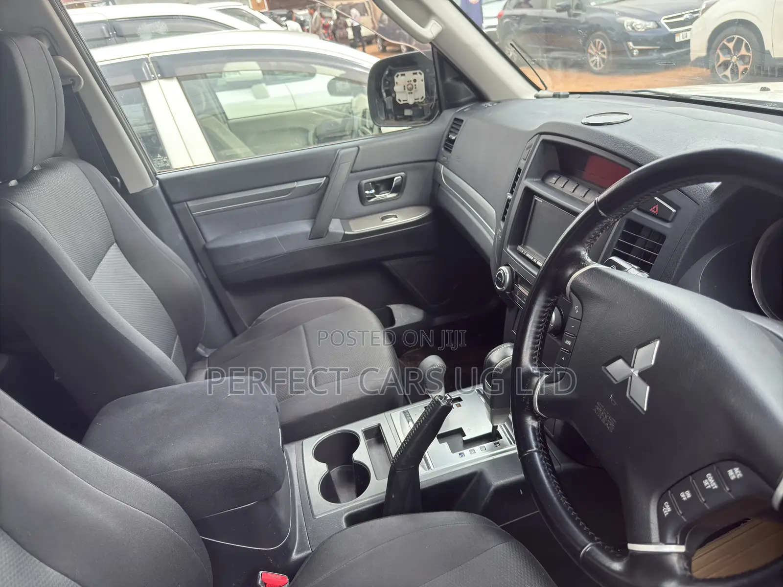 Mitsubishi Pajero 3.2 Di-Dc GLS 2011 White