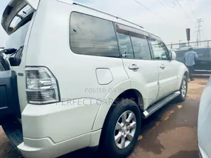 Mitsubishi Pajero 3.2 Di-Dc GLS 2011 White