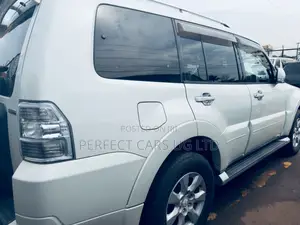 Mitsubishi Pajero 3.2 Di-Dc GLS 2011 White
