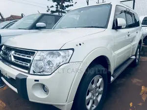 Mitsubishi Pajero 3.2 Di-Dc GLS 2011 White
