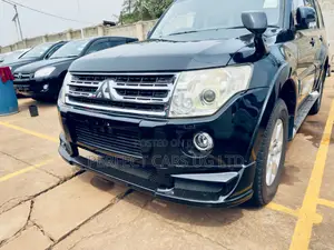 Mitsubishi Pajero 3.0 2011 Black