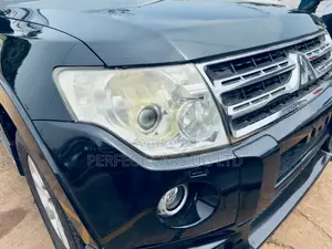 Mitsubishi Pajero 3.0 2011 Black