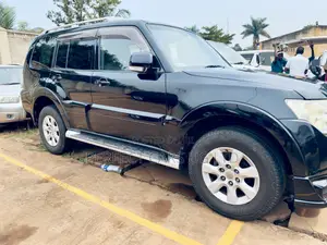 Mitsubishi Pajero 3.0 2011 Black