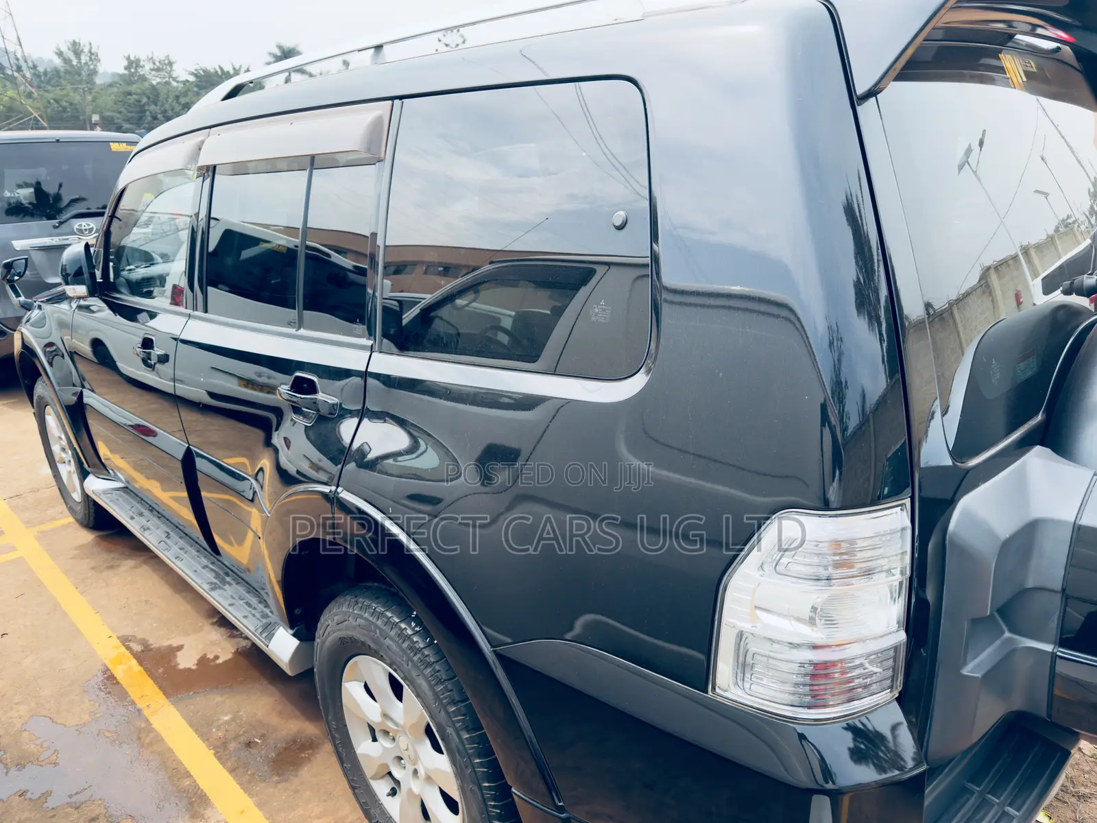 Mitsubishi Pajero 3.0 2011 Black
