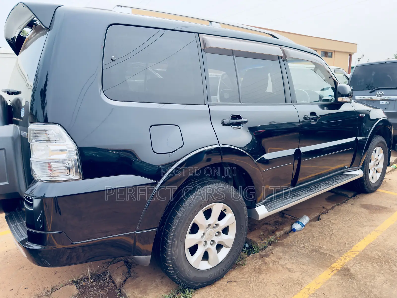 Mitsubishi Pajero 3.0 2011 Black