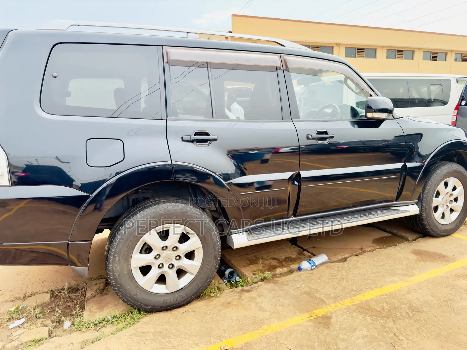 Mitsubishi Pajero 3.0 2011 Black