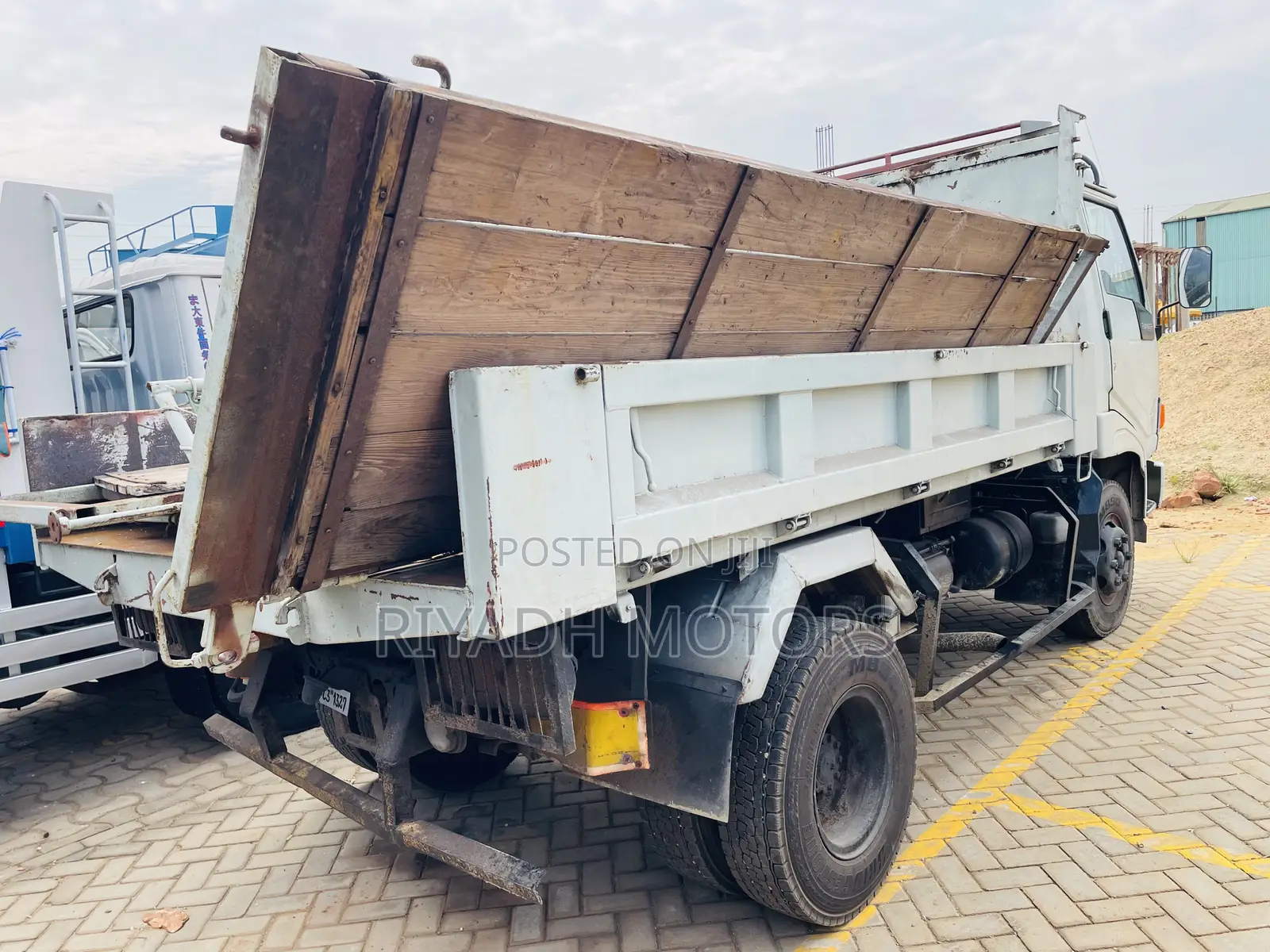 Hino Dupper