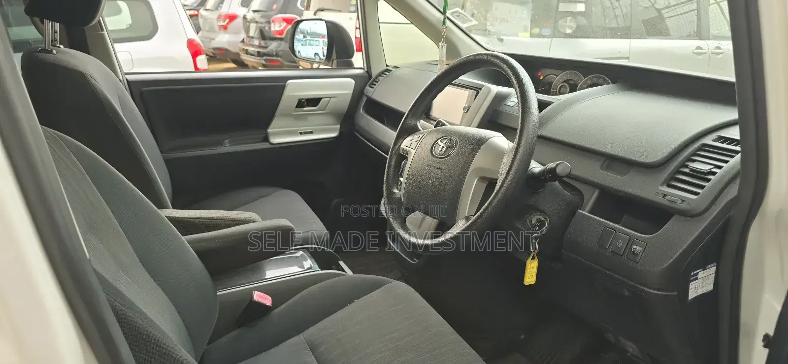 Toyota Noah 2013 White
