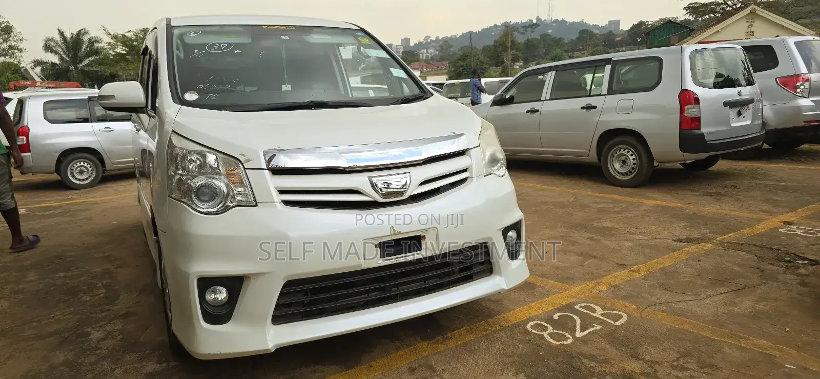 Toyota Noah 2013 White