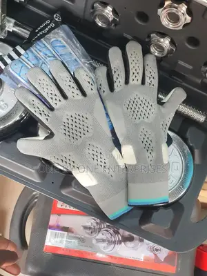 Soccer Goalkeeper Gloves With Wrist Strong Grip for Youth