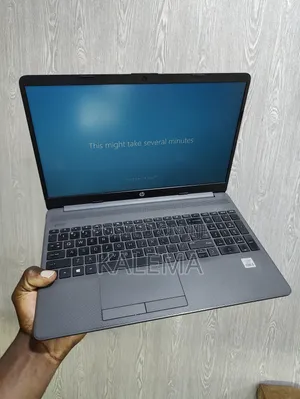 Laptop HP 250 G8 8GB Intel Core I5 HDD+SSD 256GB