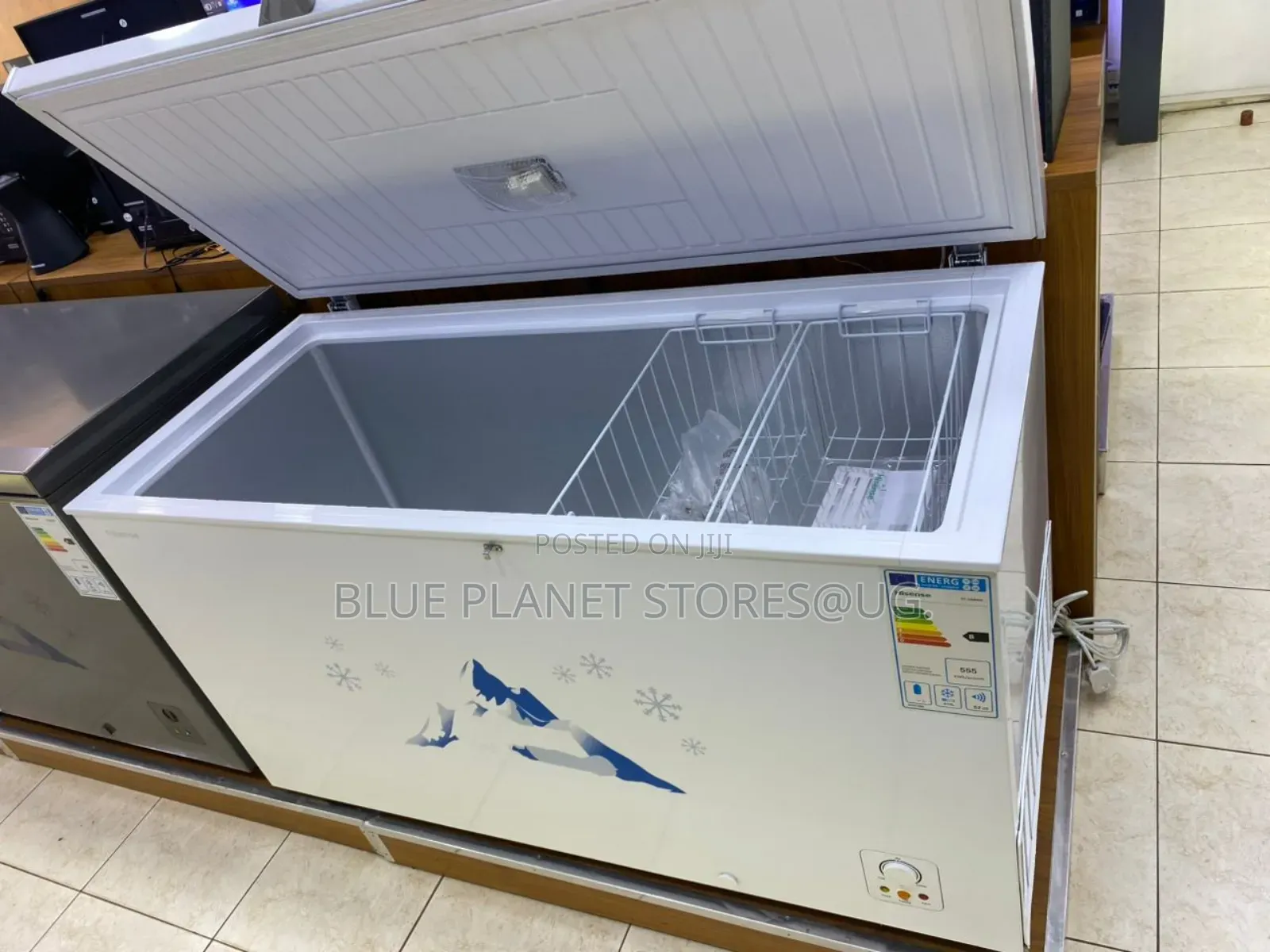HISENSE 550litres Chest/Deep Freezers \\ FC-55DD4SA.