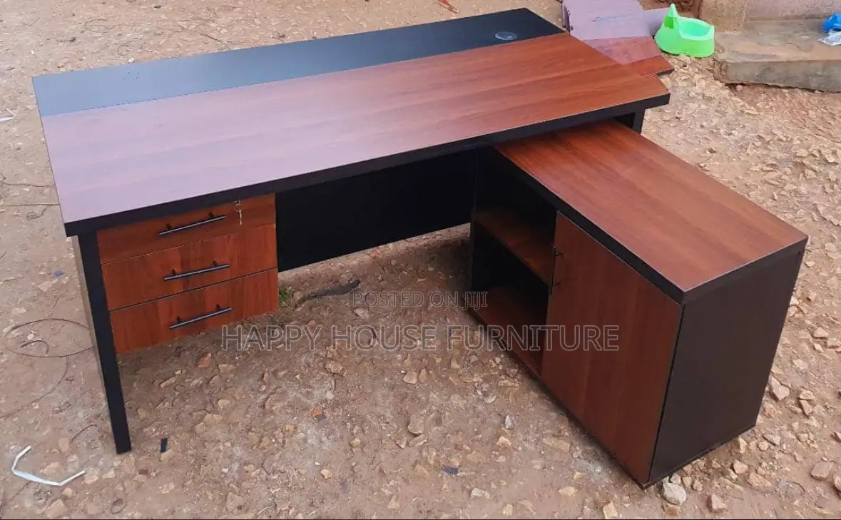 Front Strips Executive Office Table