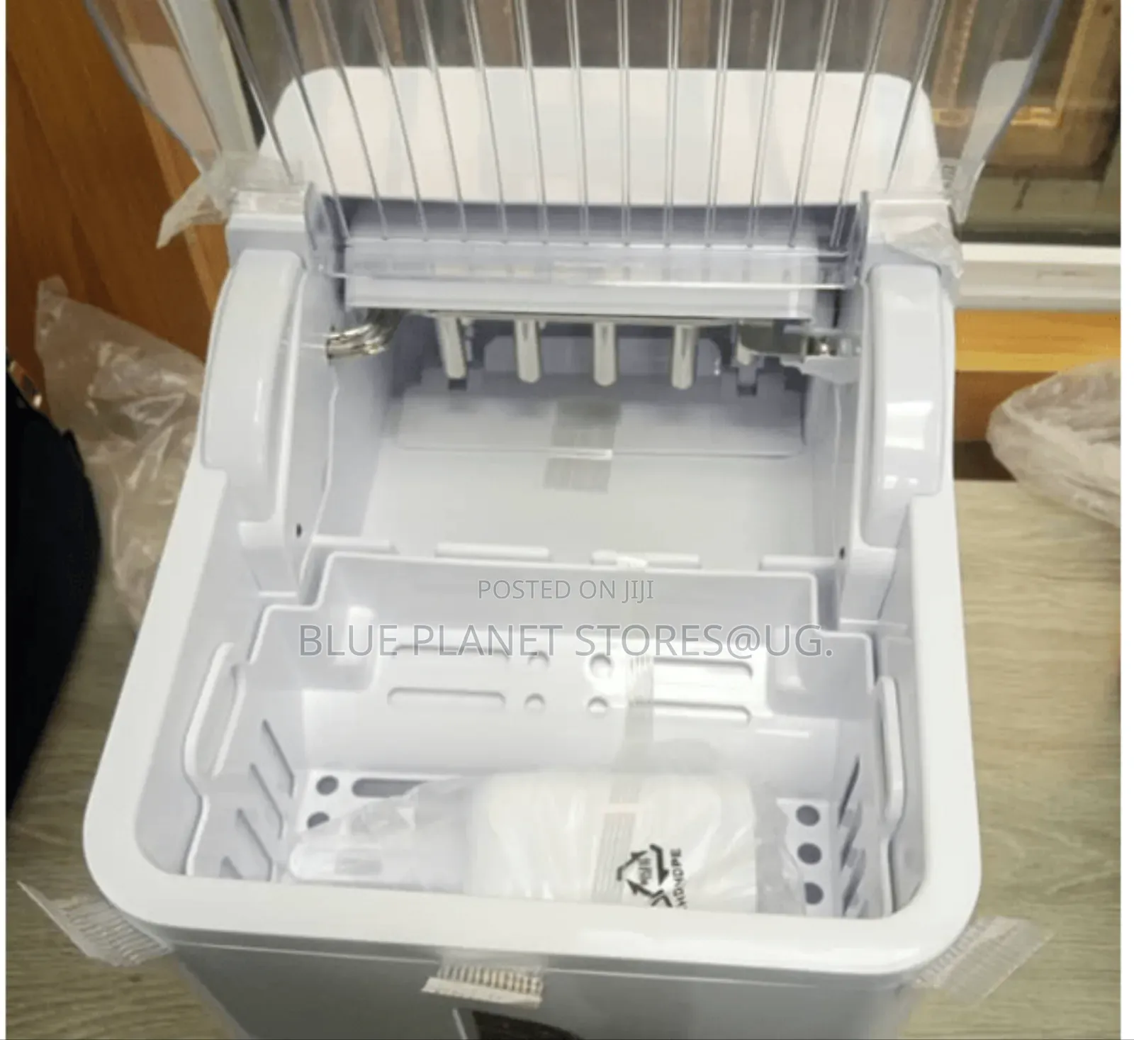 Hisense Ice Cube Makers \\ 12kgs/24hr_120w \\ Icm 1244