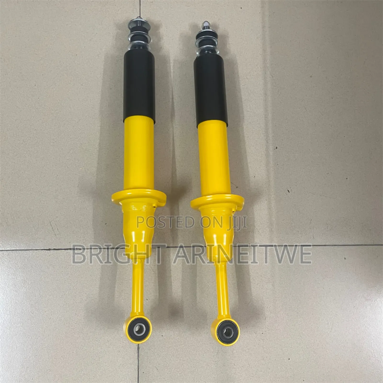 Front Shock Absorbers for Mitsubishi L200.