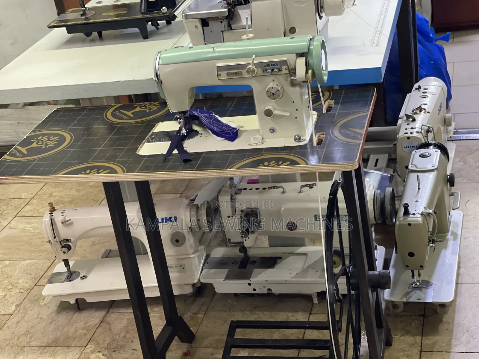 Design Zigzag Sewing Machines Complete With A Local Stand