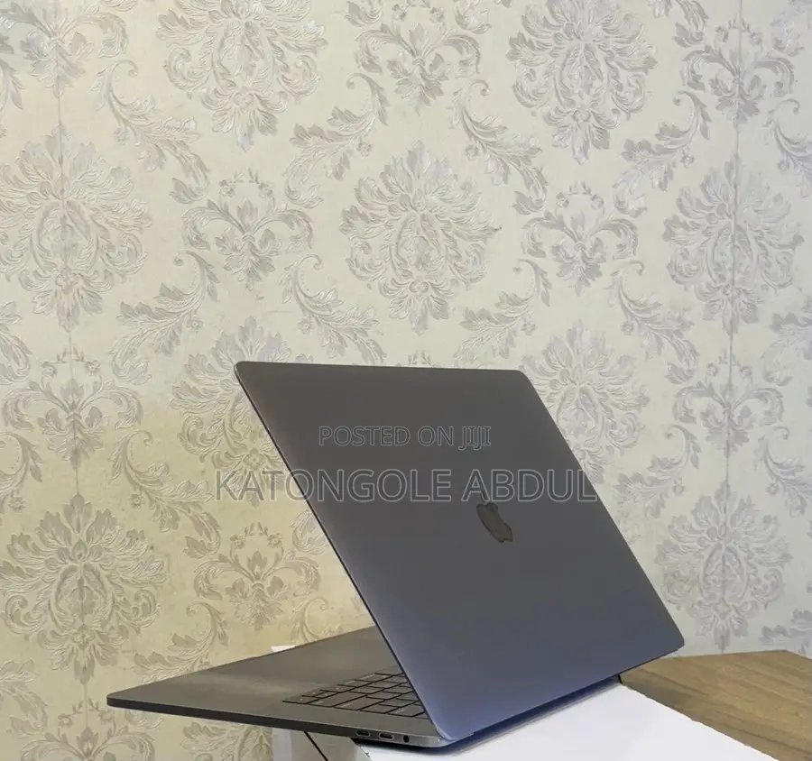 New Laptop Apple MacBook Pro 2019 16GB Intel Core I9 SSD 512GB